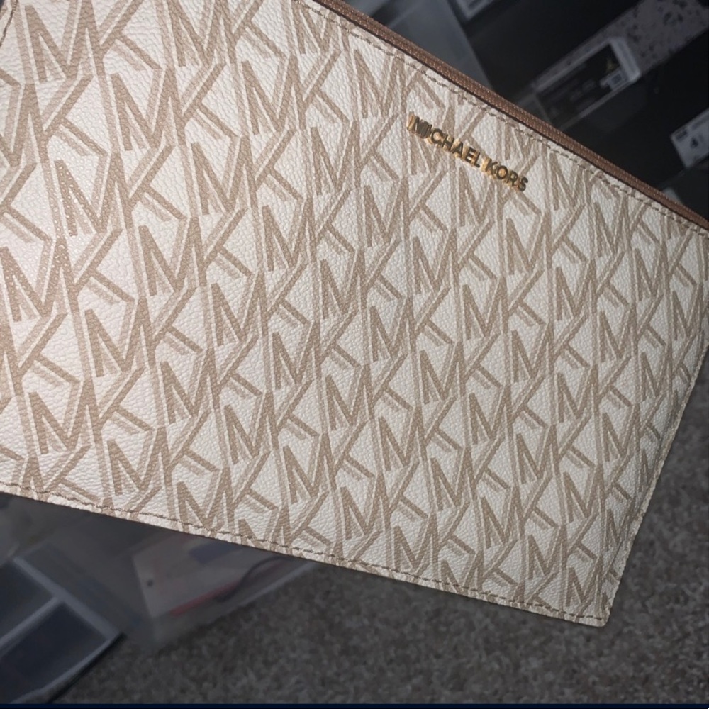 Mk wristlet